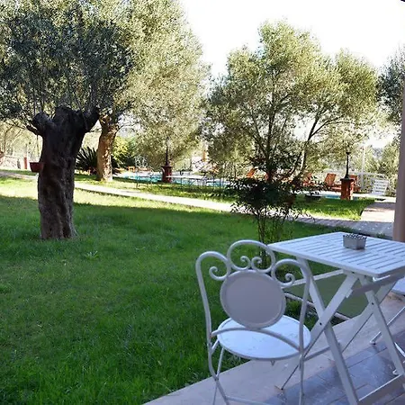 Aeneas Hotel 2*